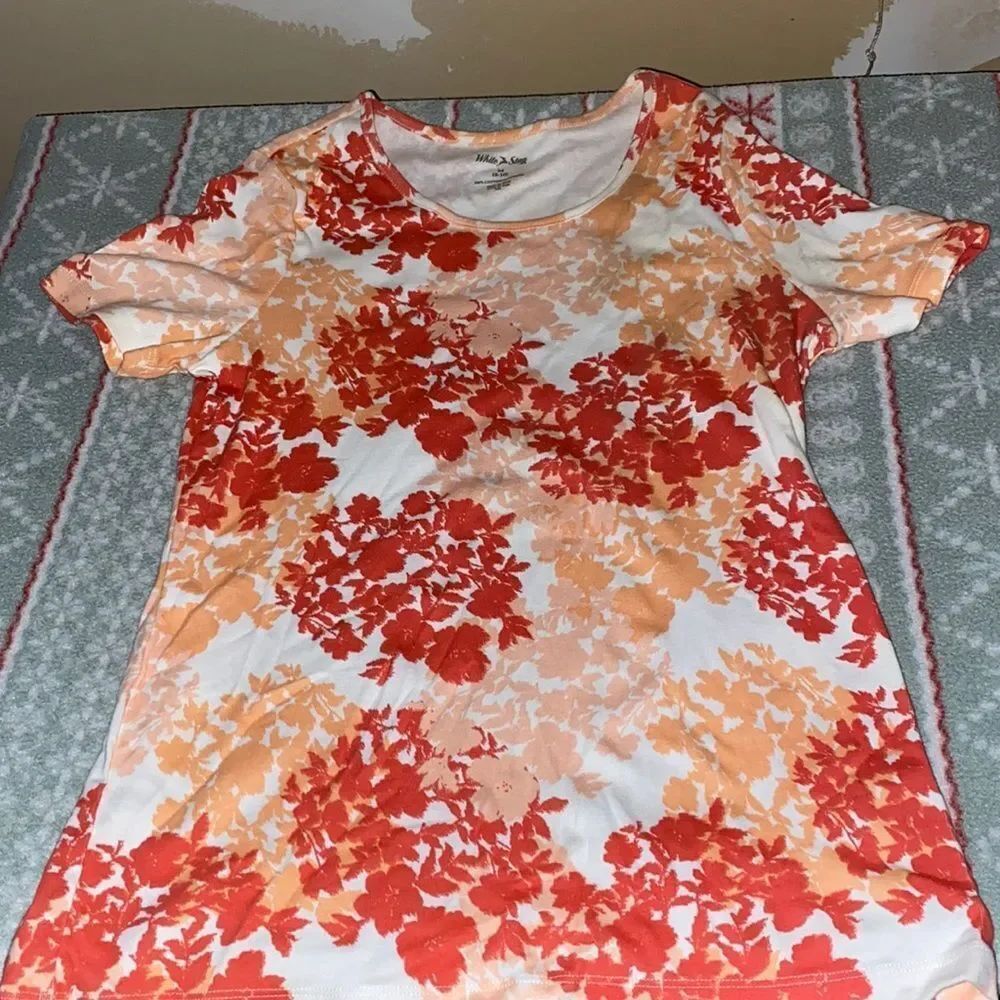 White Stag Floral Top sz. M
